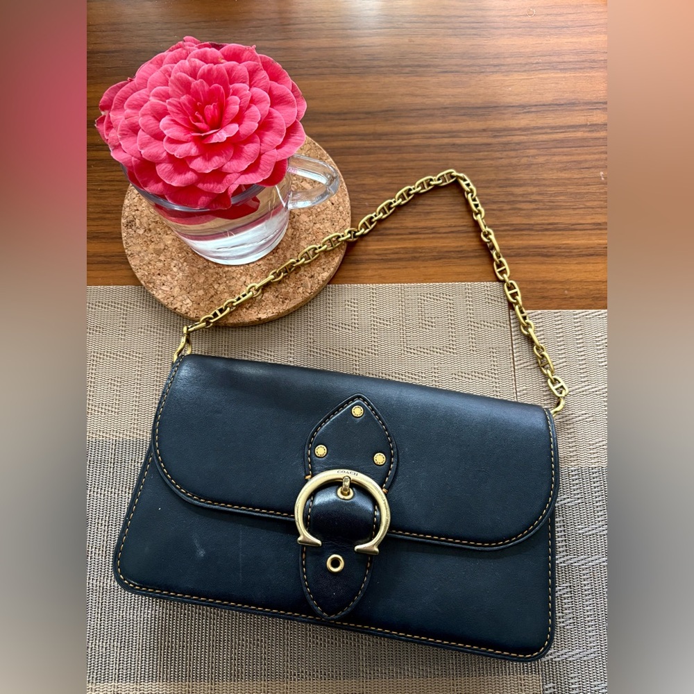 Coach Leather Clutch Bag Black Classic Style With Gold Chain